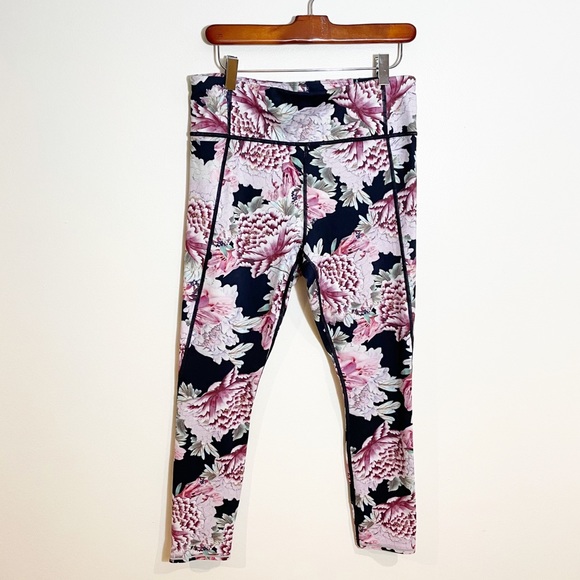 ATHLETA Run Free Garden Party 7/8 Leggings Pink Floral High Rise Medium - Picture 6 of 6